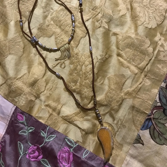 Elise M Taj Mahal Double layer Agate necklace - Picture 7 of 8